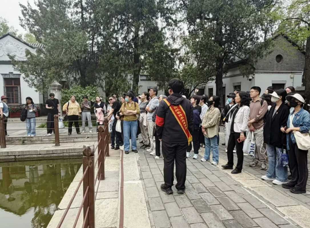 党群共建春启新篇 五四精神薪火相传——ezpay科技香山主题登山活动圆满开展
